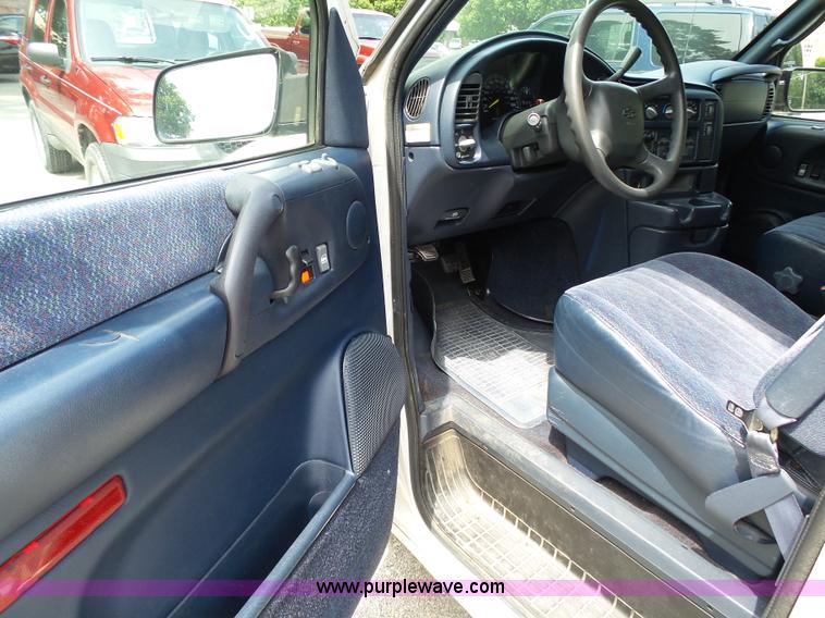 image for item K5391 1999 Chevrolet Astro van
