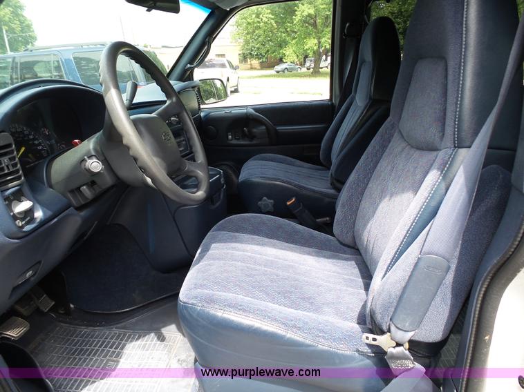 image for item K5391 1999 Chevrolet Astro van