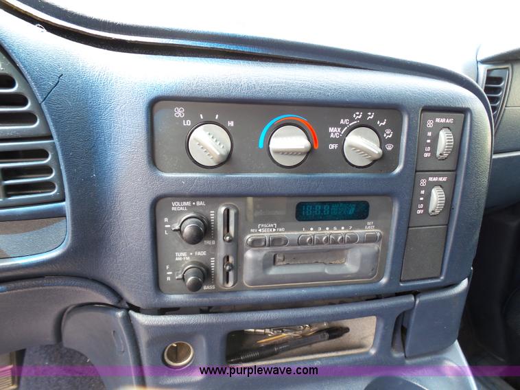 image for item K5391 1999 Chevrolet Astro van
