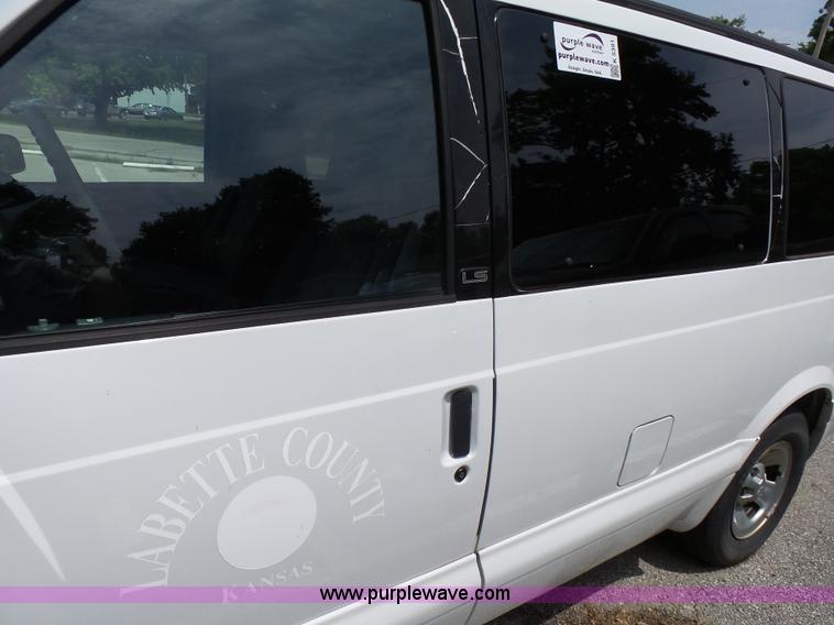 image for item K5391 1999 Chevrolet Astro van