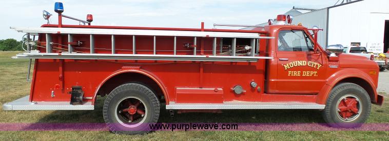 image for item K5430 1972 GMC 6500 fire truck