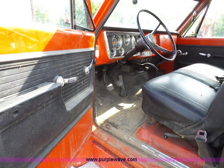 image for item K5430 1972 GMC 6500 fire truck