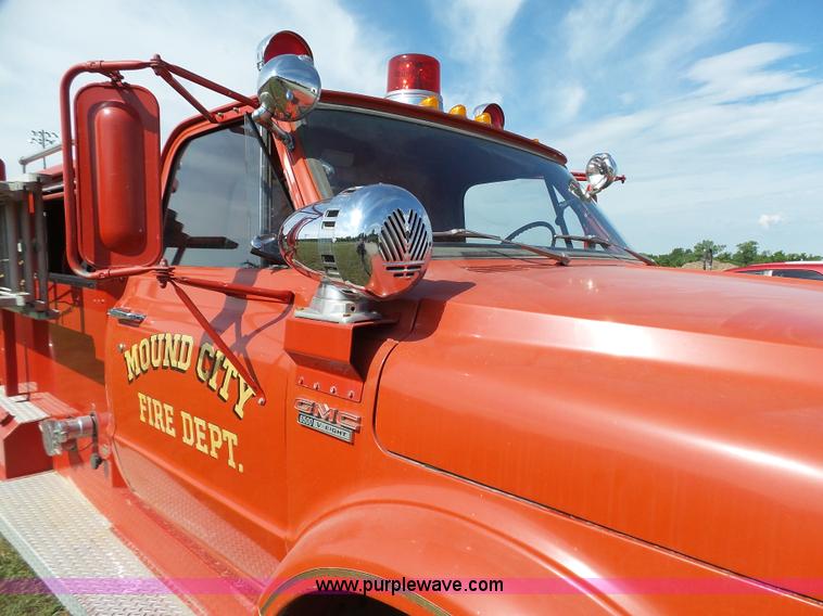 image for item K5430 1972 GMC 6500 fire truck