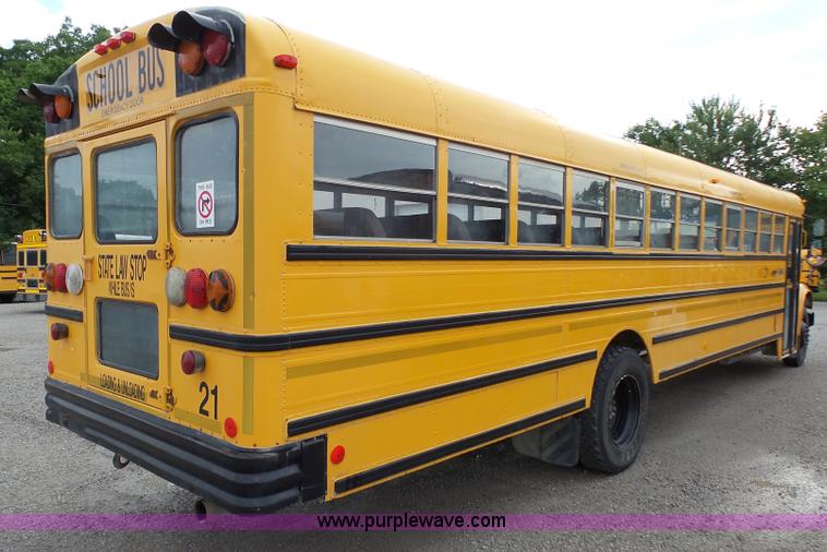 image for item K5431 2000 International 3800 school bus