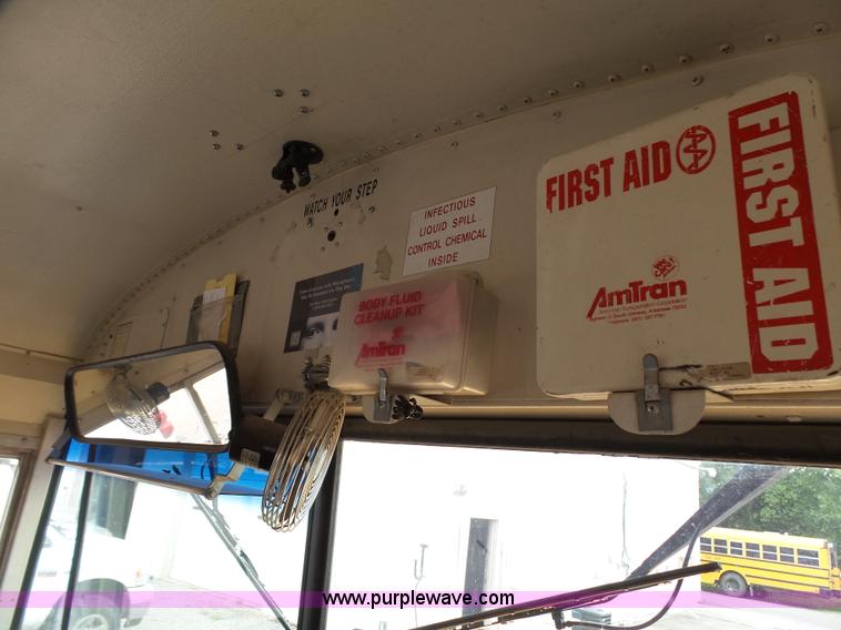 image for item K5431 2000 International 3800 school bus