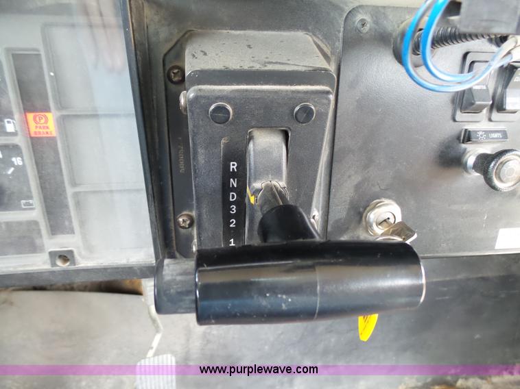 image for item K5431 2000 International 3800 school bus