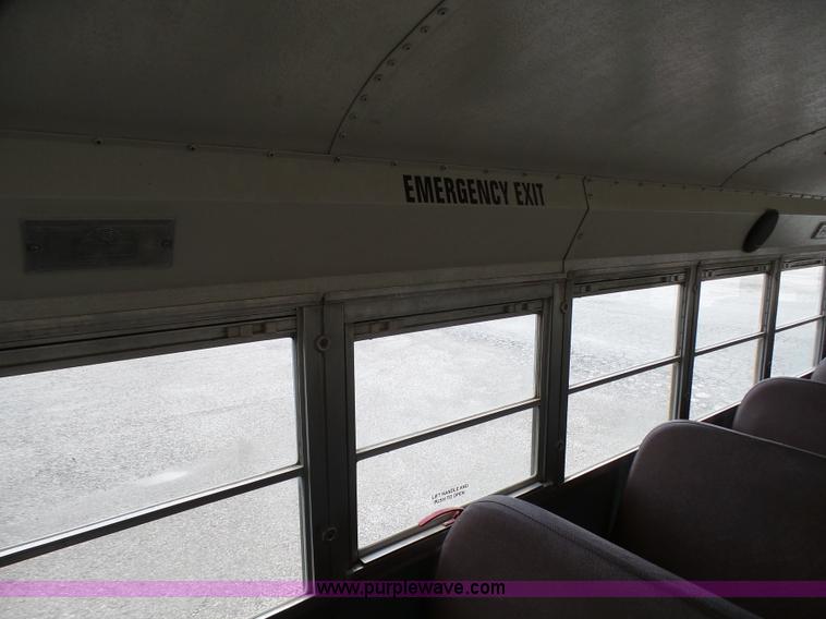 image for item K5431 2000 International 3800 school bus