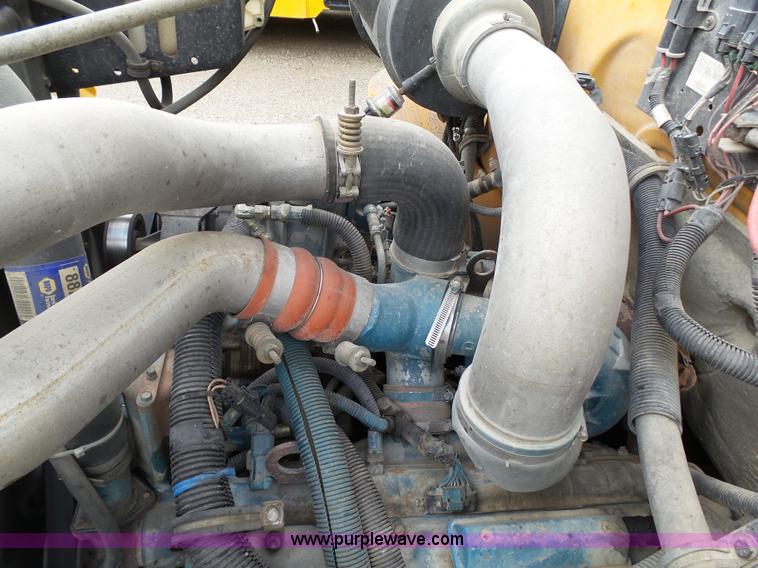 image for item K5431 2000 International 3800 school bus