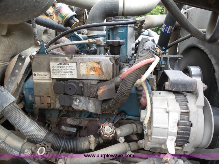 image for item K5431 2000 International 3800 school bus