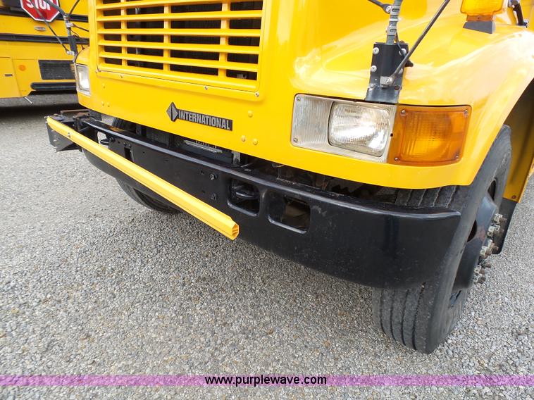 image for item K5431 2000 International 3800 school bus