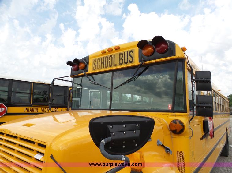 image for item K5431 2000 International 3800 school bus