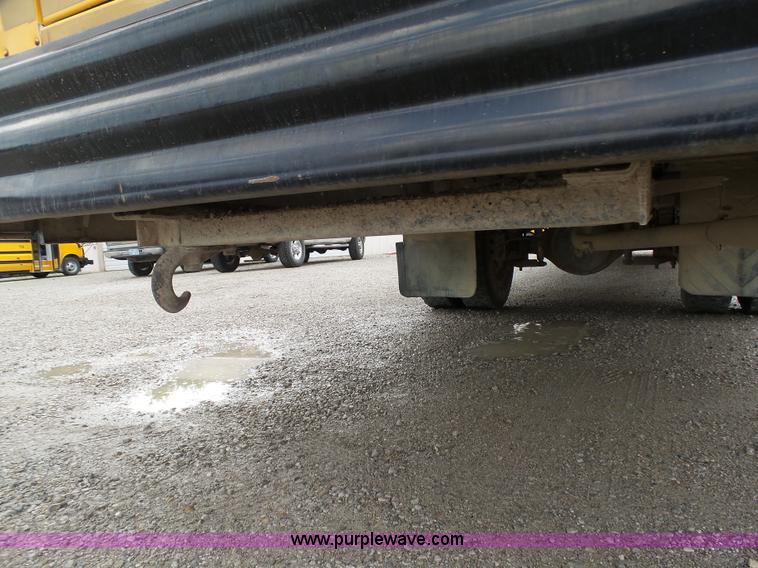 image for item K5431 2000 International 3800 school bus