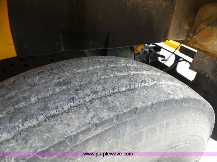 image for item K5431 2000 International 3800 school bus