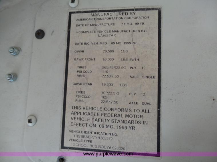 image for item K5431 2000 International 3800 school bus