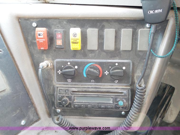 image for item K5432 2004 Freightliner FS65 school bus