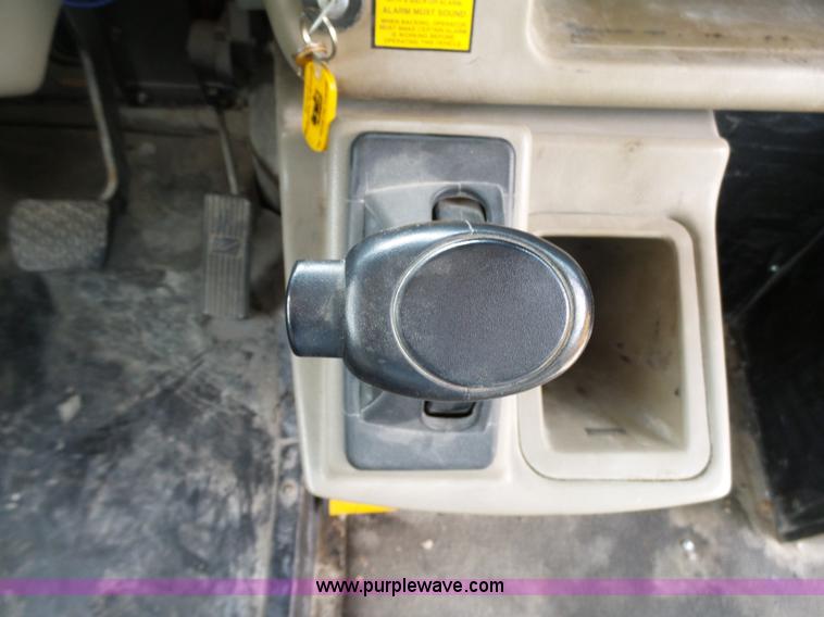 image for item K5432 2004 Freightliner FS65 school bus