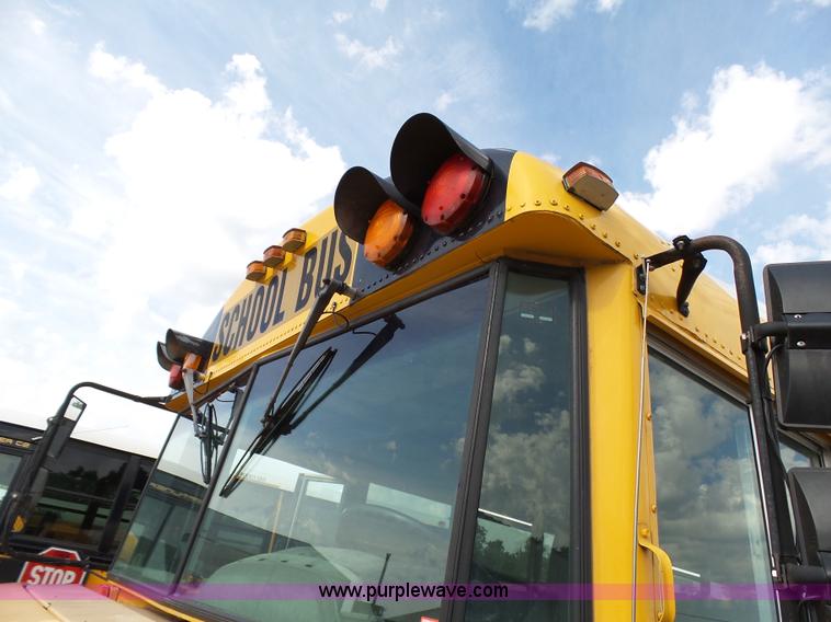 image for item K5432 2004 Freightliner FS65 school bus