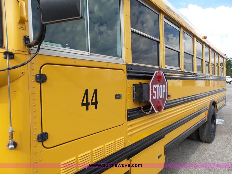 image for item K5432 2004 Freightliner FS65 school bus