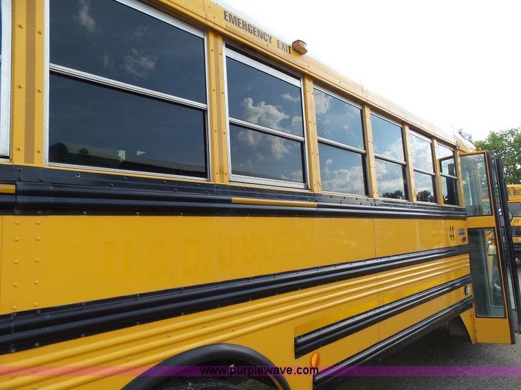 image for item K5432 2004 Freightliner FS65 school bus