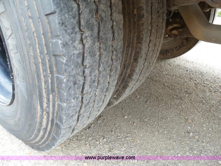 image for item K5432 2004 Freightliner FS65 school bus