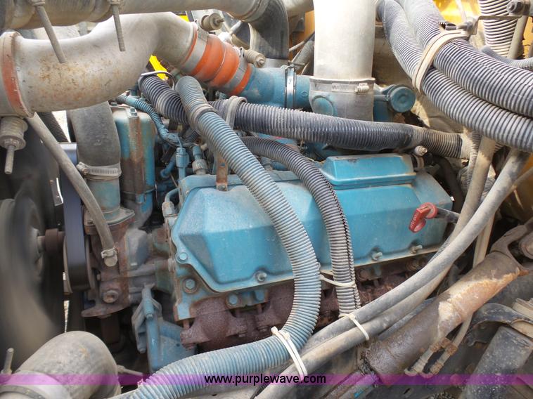 image for item K5433 2002 International 3800 school bus