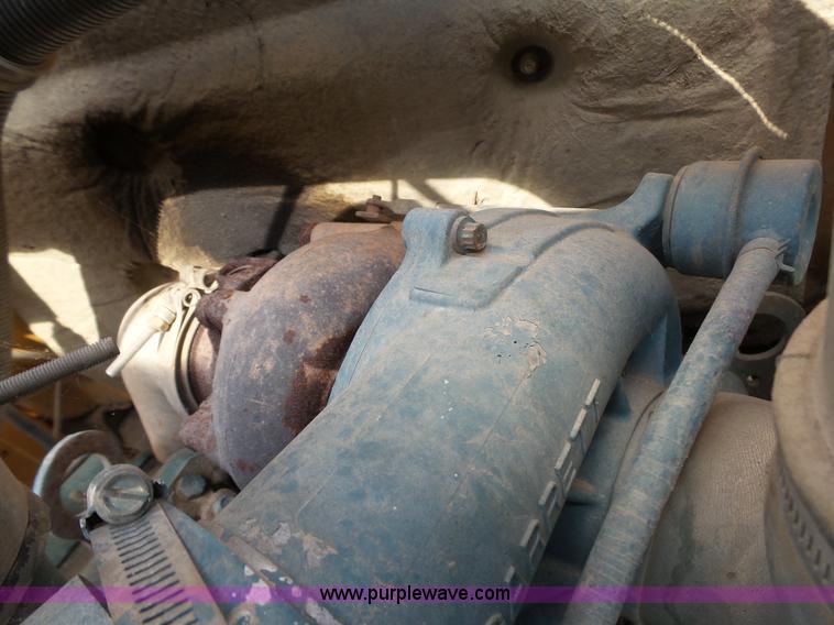 image for item K5433 2002 International 3800 school bus