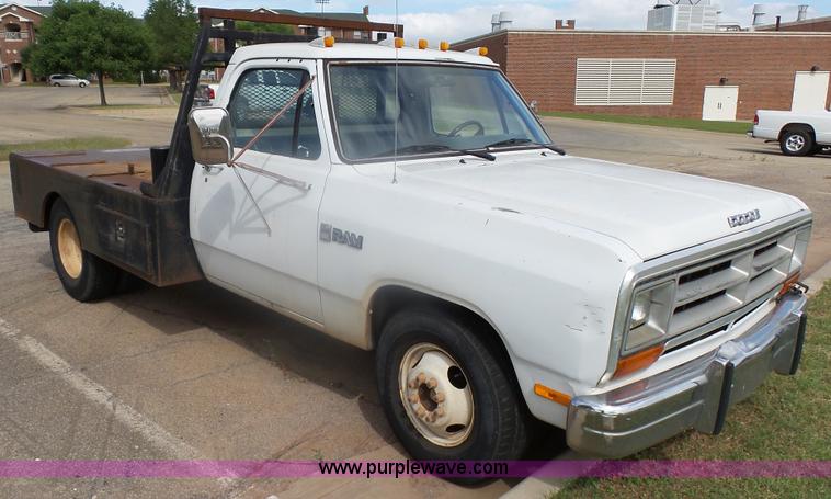 image for item K5477 1988 Dodge D350 flatbed pickup truck