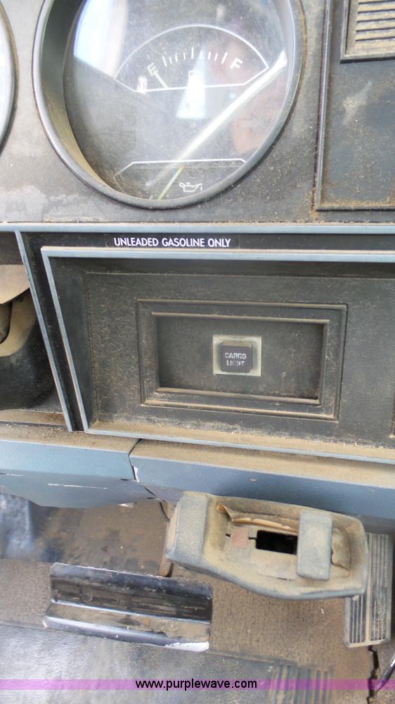 image for item K5477 1988 Dodge D350 flatbed pickup truck