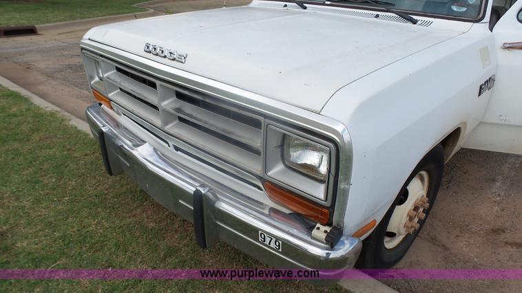 image for item K5477 1988 Dodge D350 flatbed pickup truck