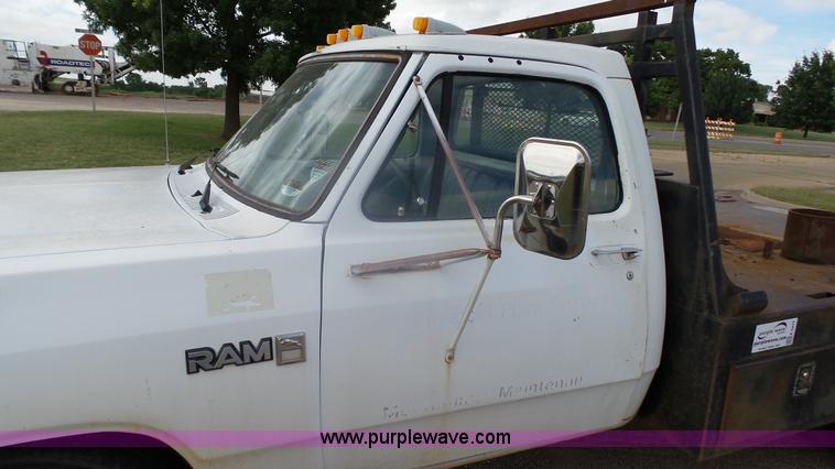 image for item K5477 1988 Dodge D350 flatbed pickup truck