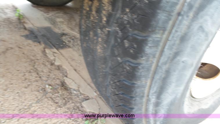 image for item K5477 1988 Dodge D350 flatbed pickup truck