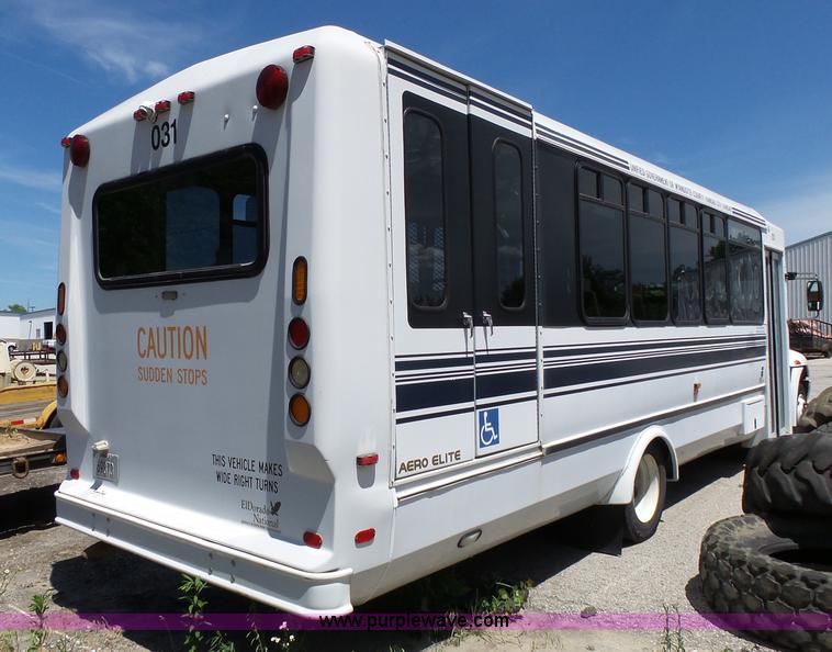 image for item K6937 2007 International 3200 shuttle bus