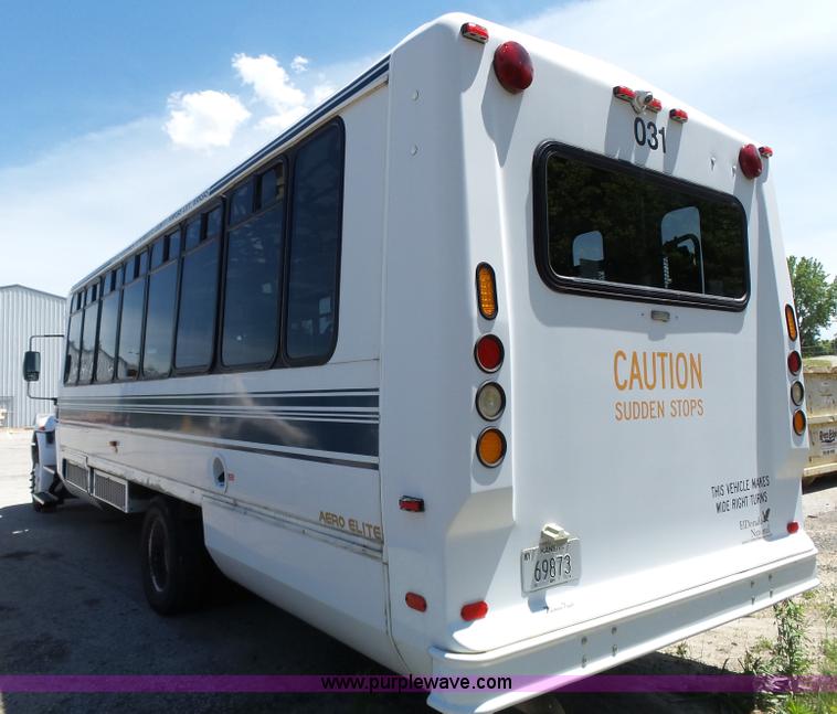 image for item K6937 2007 International 3200 shuttle bus