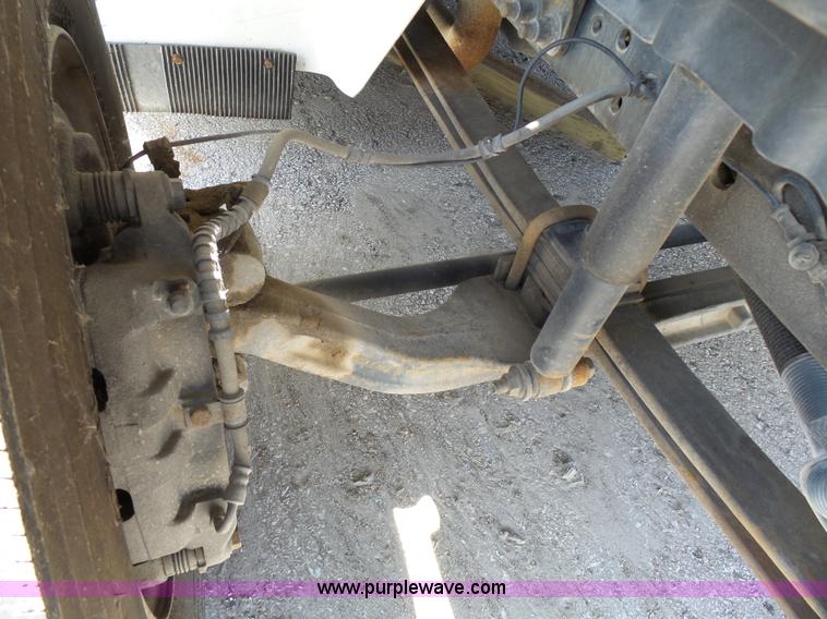 image for item K6937 2007 International 3200 shuttle bus