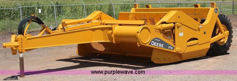 image for item K8795 2013 John Deere 2112E scraper