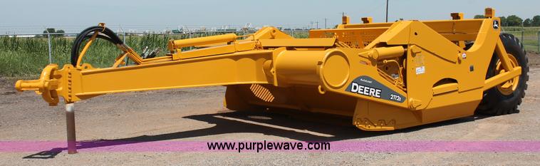 image for item K8795 2013 John Deere 2112E scraper