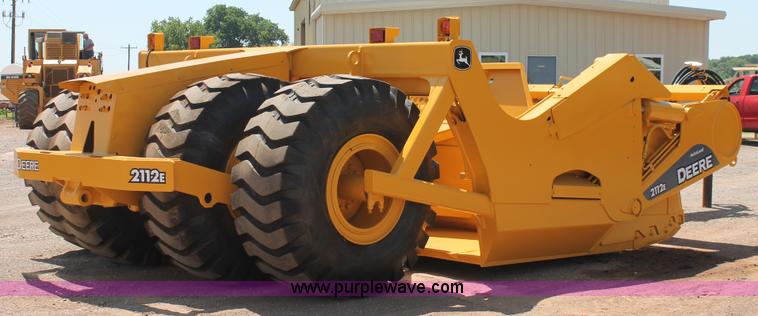 image for item K8795 2013 John Deere 2112E scraper