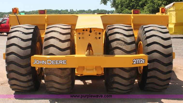 image for item K8795 2013 John Deere 2112E scraper