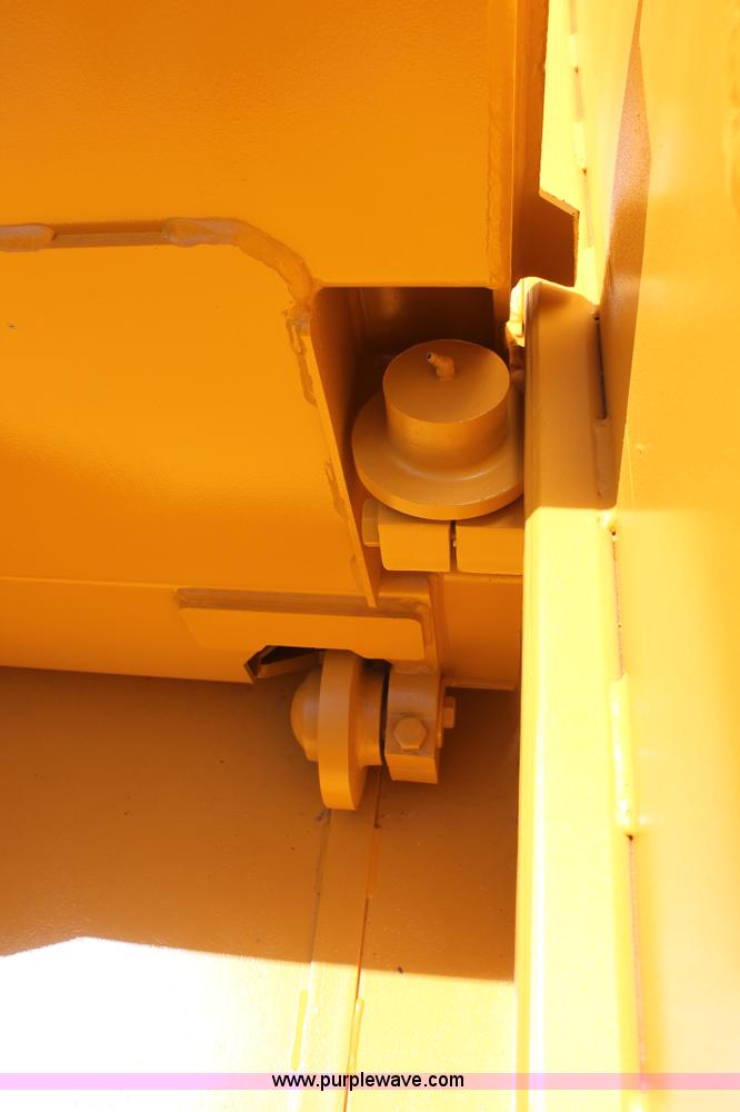 image for item K8795 2013 John Deere 2112E scraper