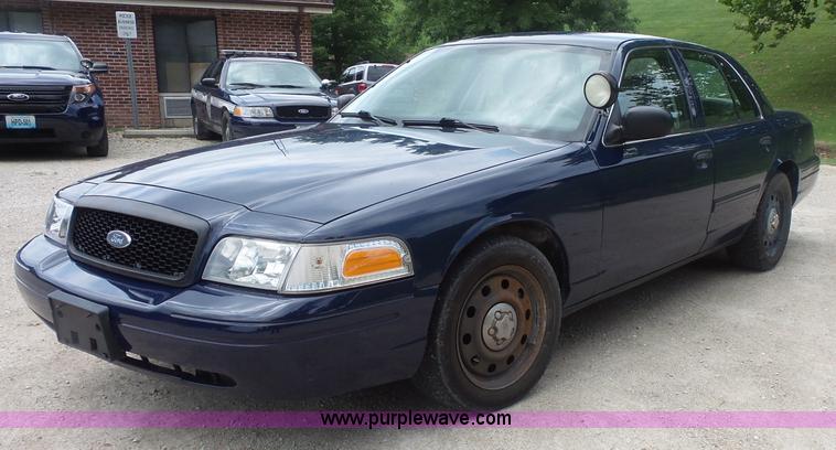 image for item L3499 2010 Ford Crown Victoria Police Interceptor