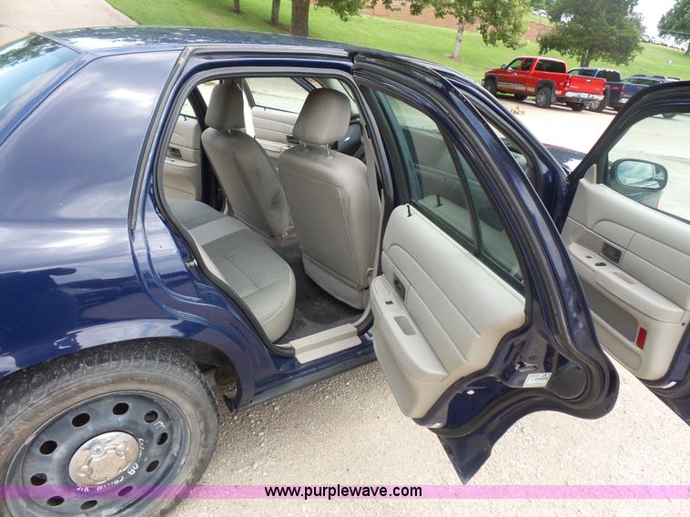 image for item L3499 2010 Ford Crown Victoria Police Interceptor