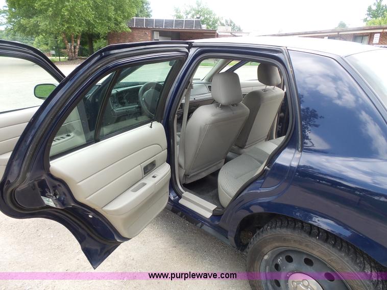 image for item L3499 2010 Ford Crown Victoria Police Interceptor