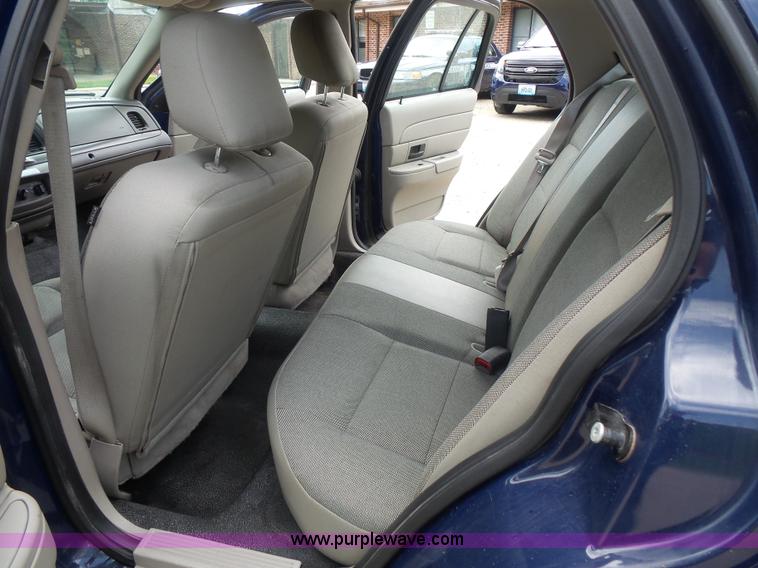 image for item L3499 2010 Ford Crown Victoria Police Interceptor