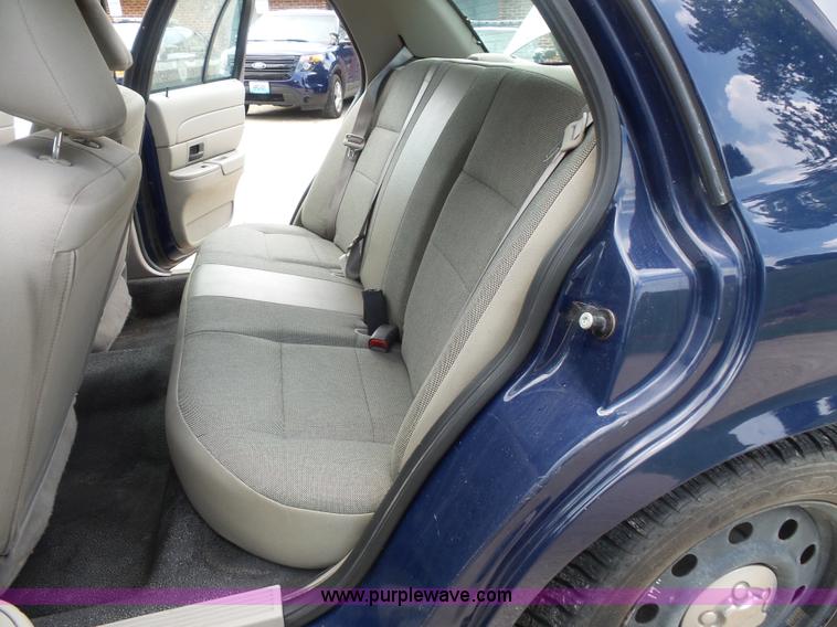 image for item L3499 2010 Ford Crown Victoria Police Interceptor