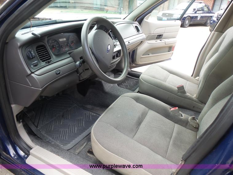 image for item L3499 2010 Ford Crown Victoria Police Interceptor