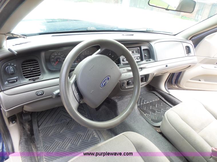 image for item L3499 2010 Ford Crown Victoria Police Interceptor