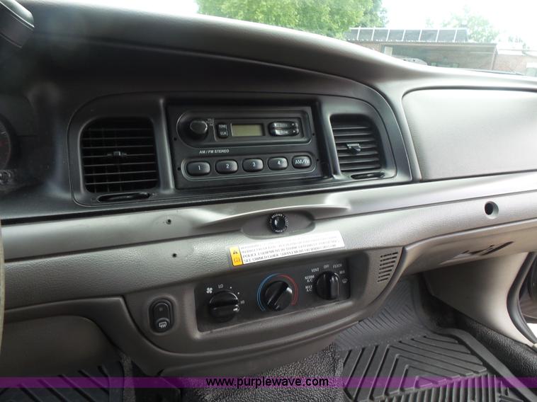 image for item L3499 2010 Ford Crown Victoria Police Interceptor