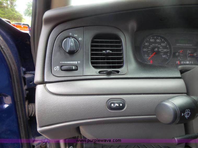 image for item L3499 2010 Ford Crown Victoria Police Interceptor