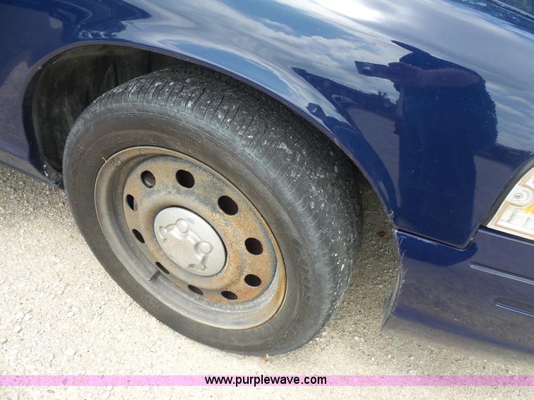 image for item L3499 2010 Ford Crown Victoria Police Interceptor