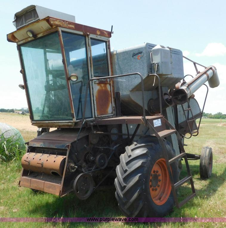 image for item L5888 Gleaner C combine
